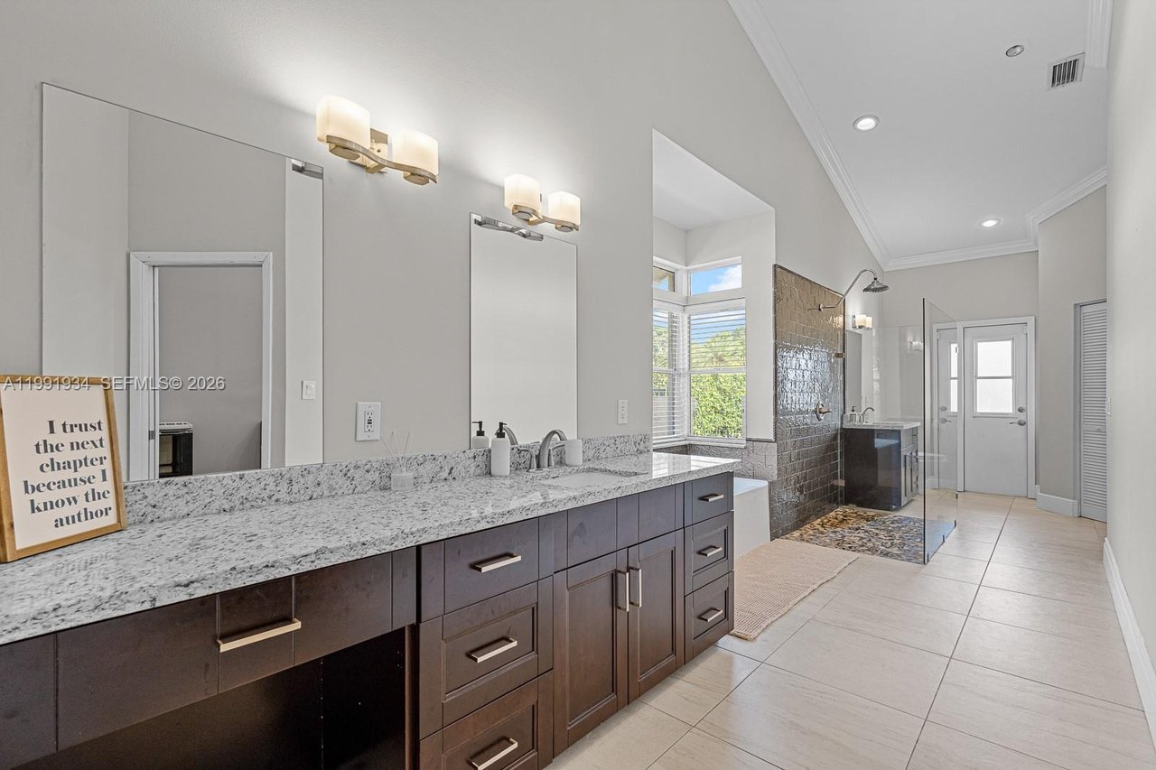 8412-nw-52-place-coral-springs-home-for-sale-bathroom