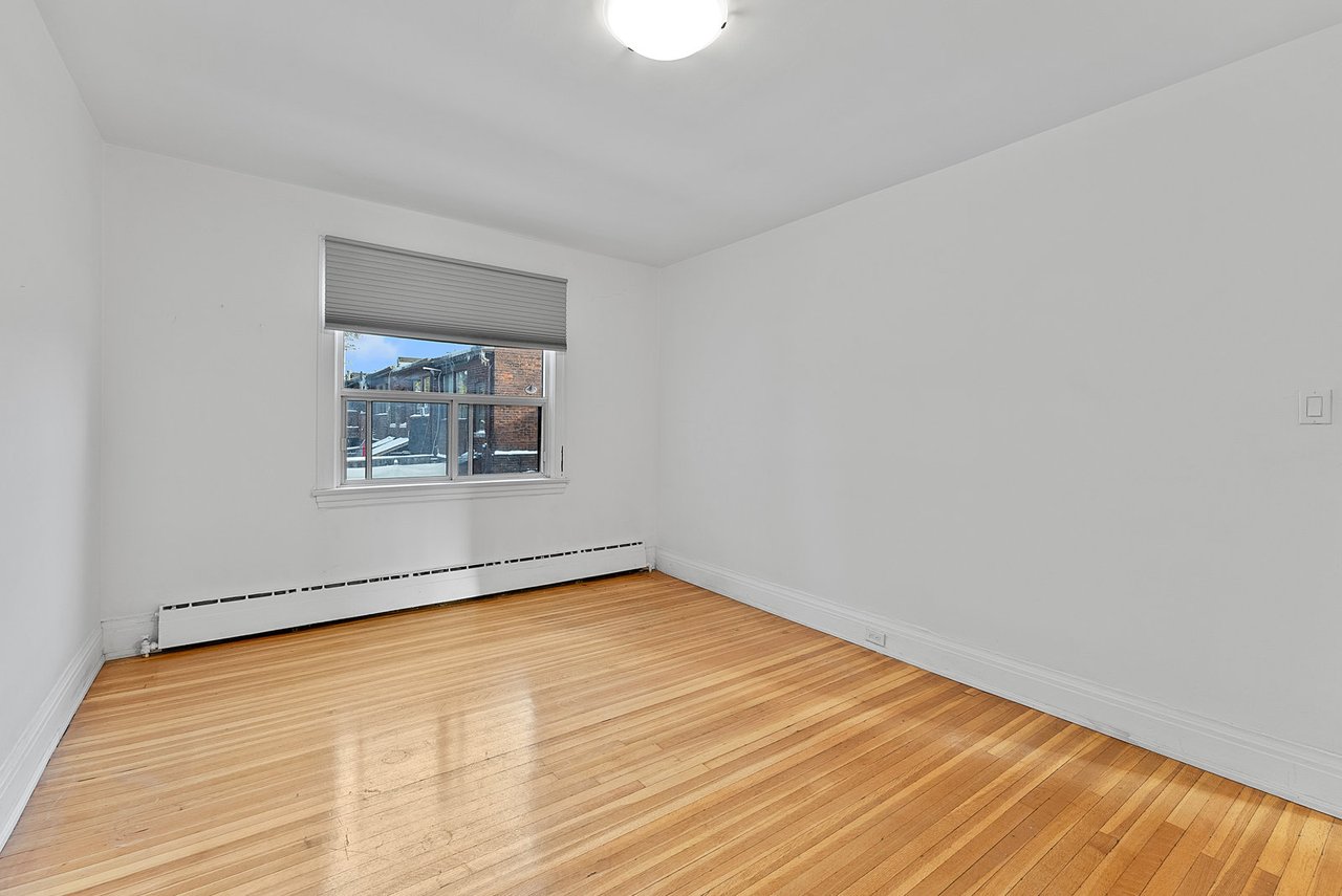 5 Crang Avenue Unit: 3