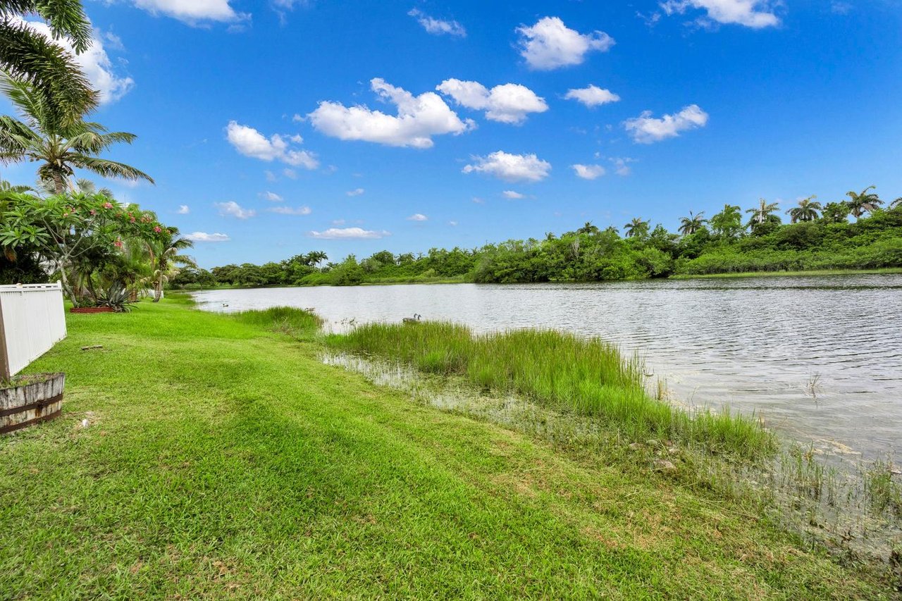 Lakefront Living in Silver Lakes