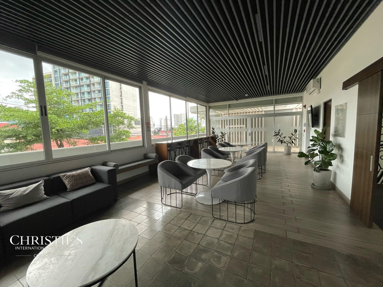 Contemporary 15th Floor Residence at U Nunciatura – Rohrmoser