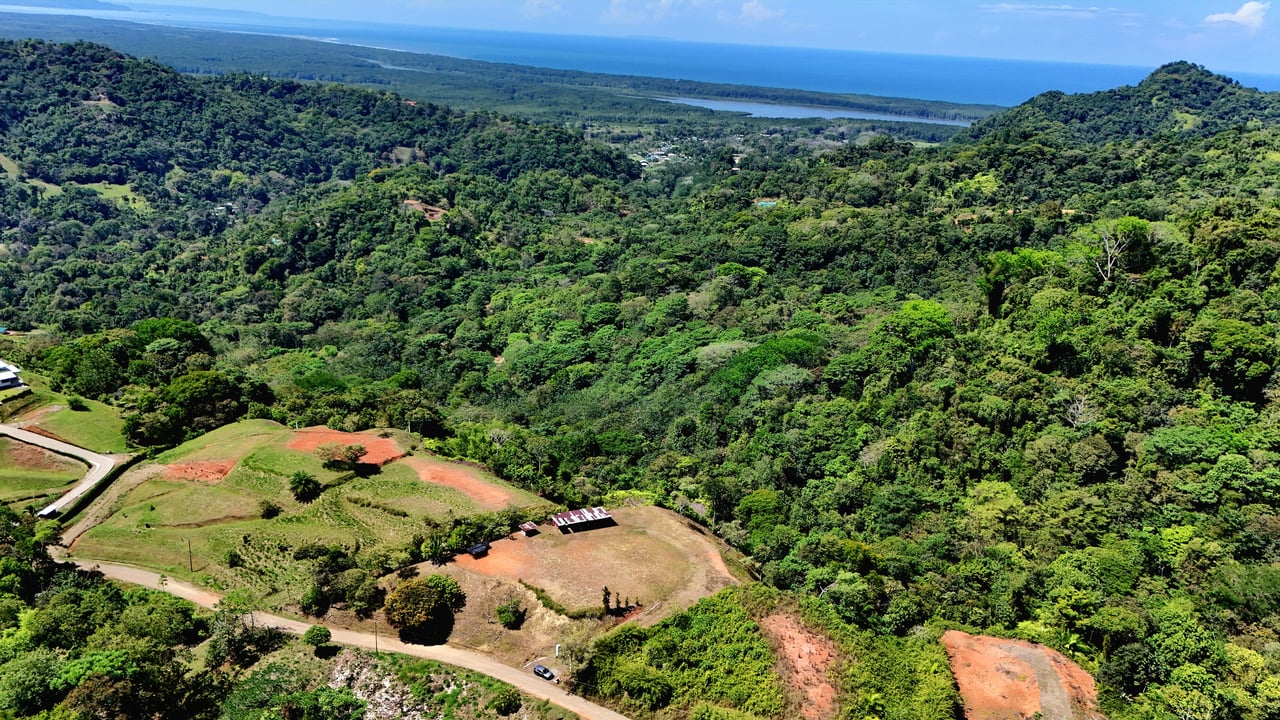 Ocean View Property with River & Waterfall Access – Tres Ríos de Osa