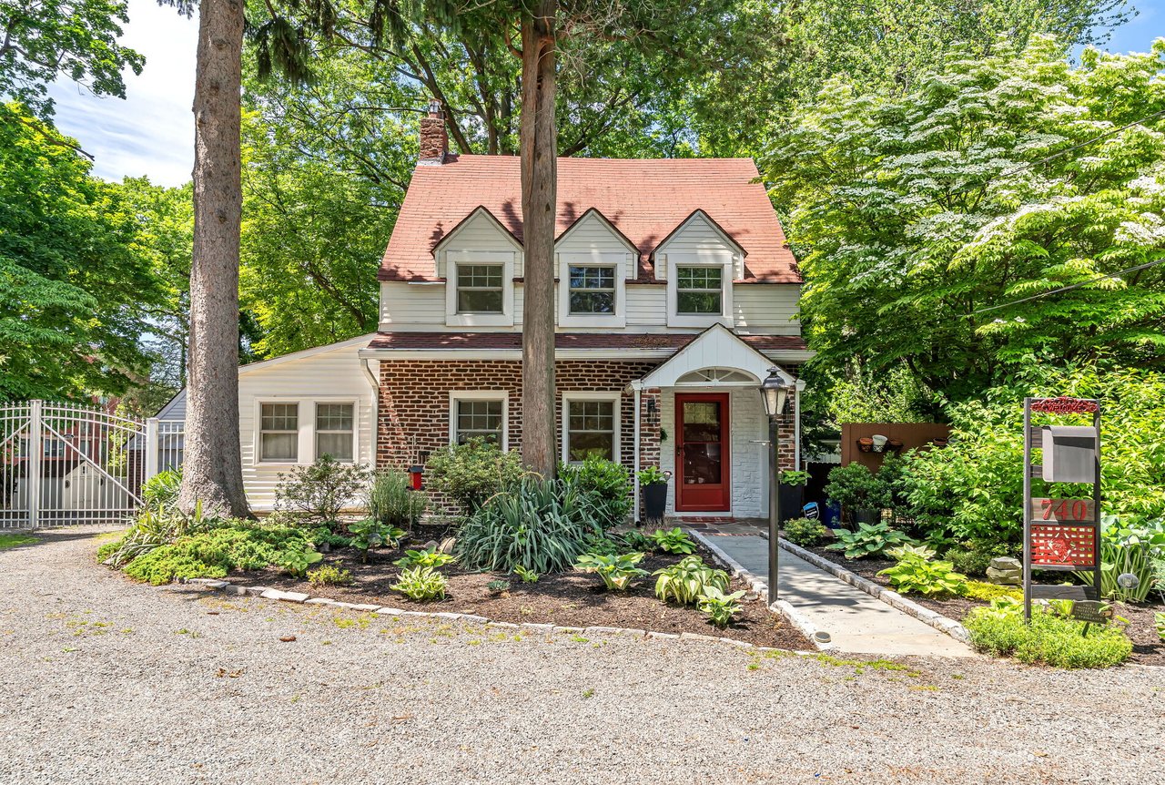 Built by the Architect Who Shaped Teaneck, Now Available for the First Time in Five Years