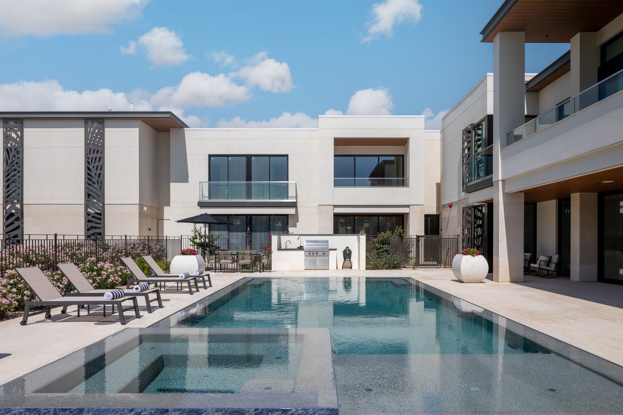 6587 N PALMERAIE Boulevard, 1050