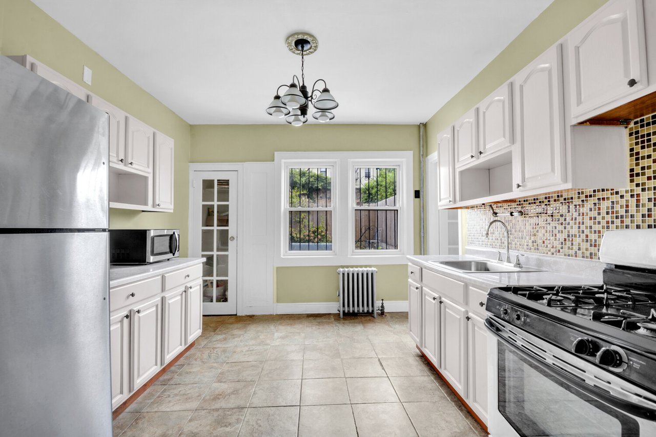 186 Macdougal Street