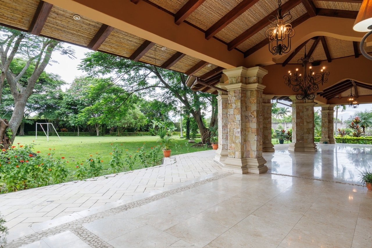 Single Level Luxury Home, Santa Ana, San Jose