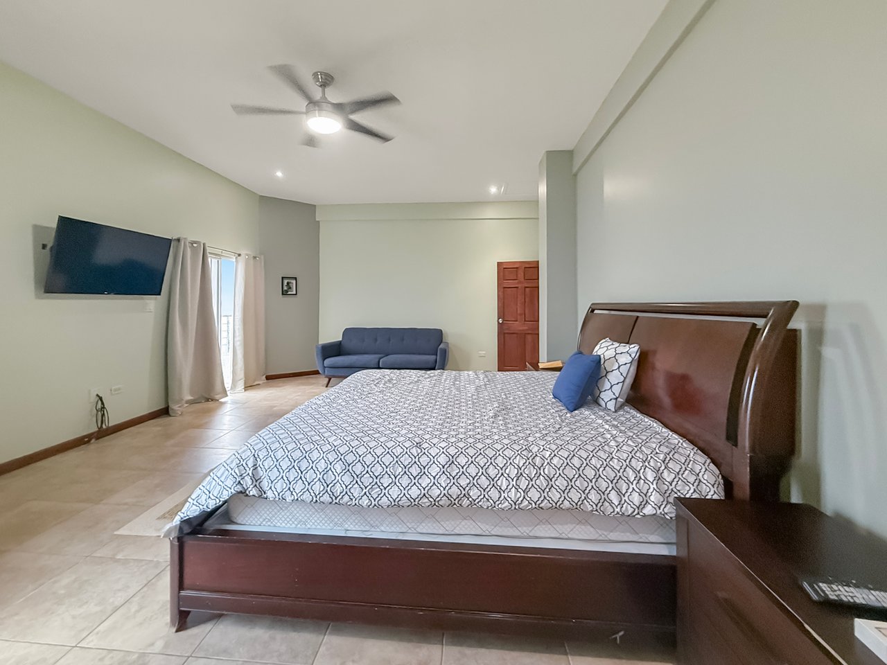 1039 Spooners Estate 3 Bedroom Apartment