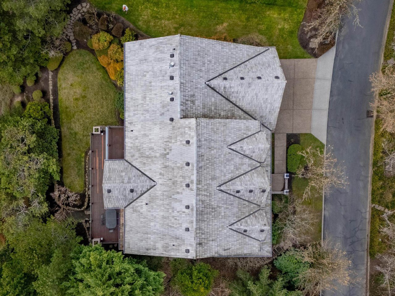 1815 NW ROSEFINCH LN