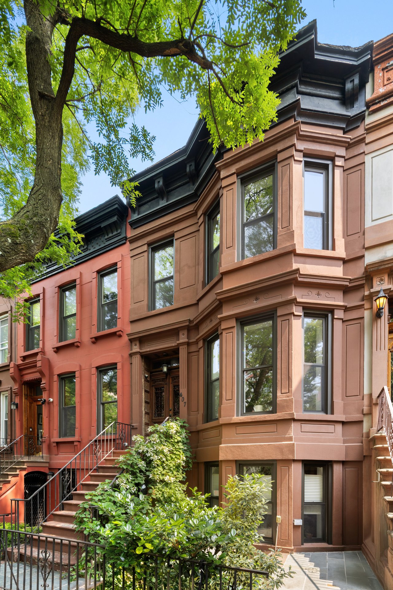 407 2ND Street