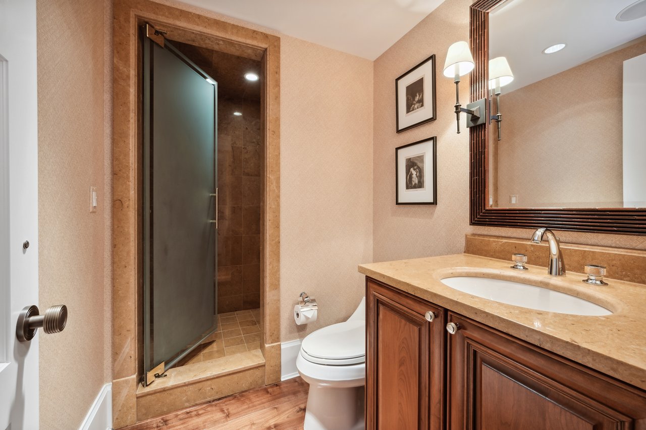 180 East Pearson Unit: 5902