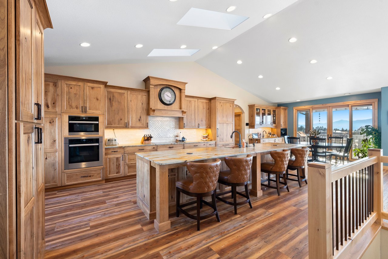 4255 Arrowhead Drive