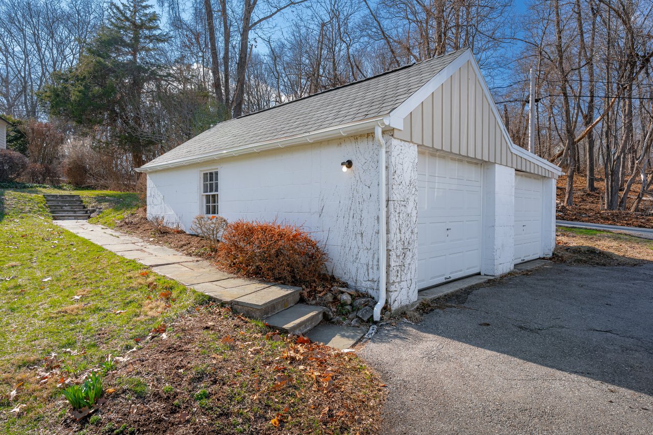 2016 Stonesthrow Road