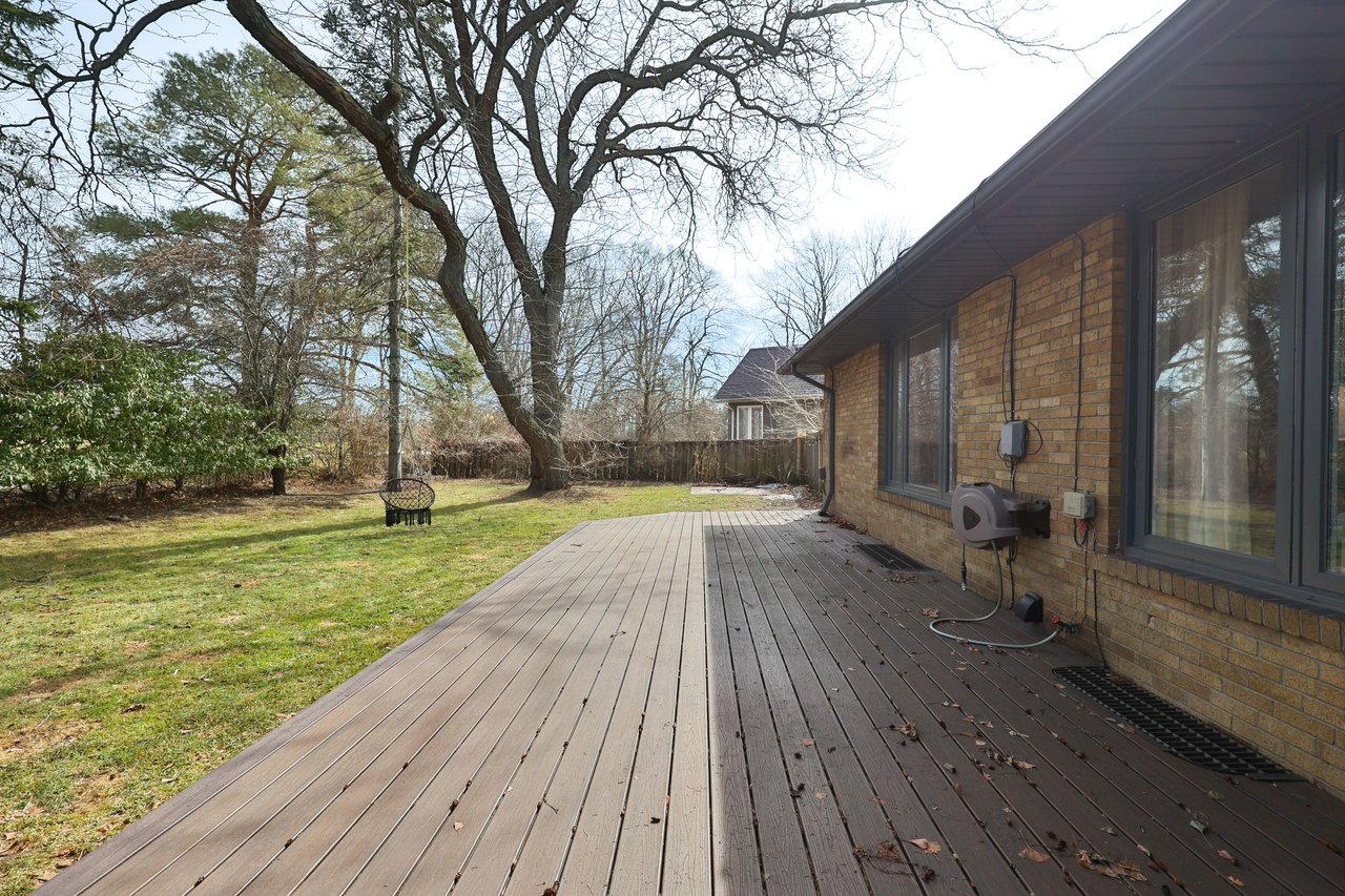 1439 Larchview Trail