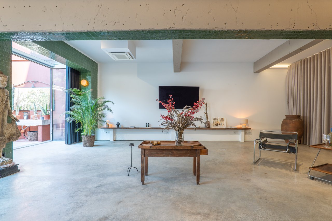 Versatile Loft-Style Living + Office Space in Porto’s Vibrant Art District