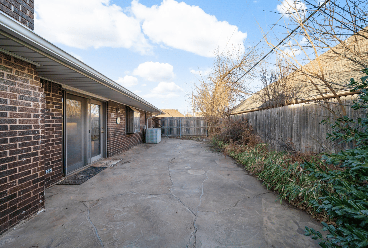 Just Listed: Mid-Century Modern Gem in Windsor Hills