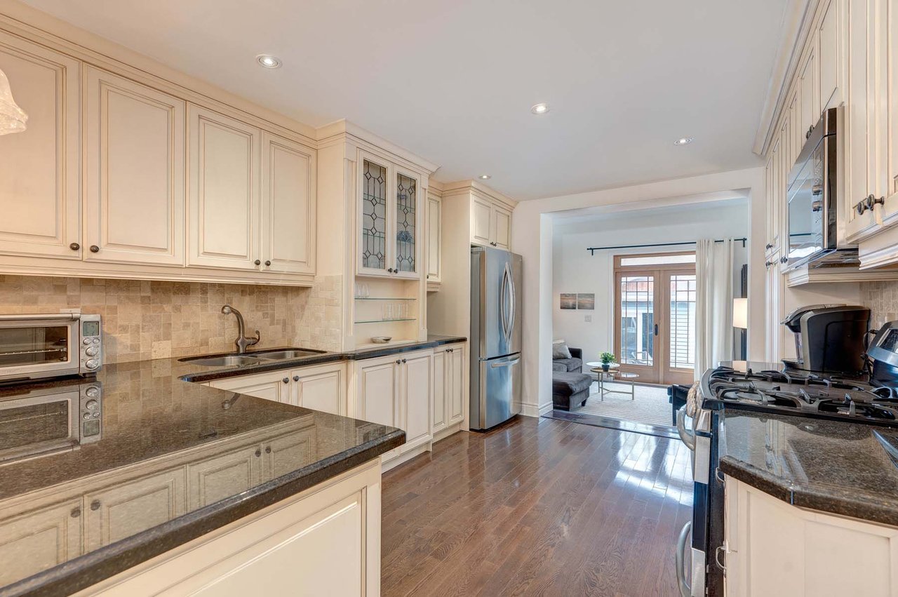 326 Riverdale Ave