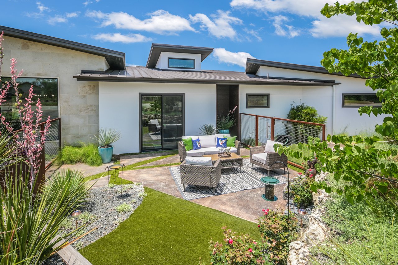 Spanish Oaks Luxury 
