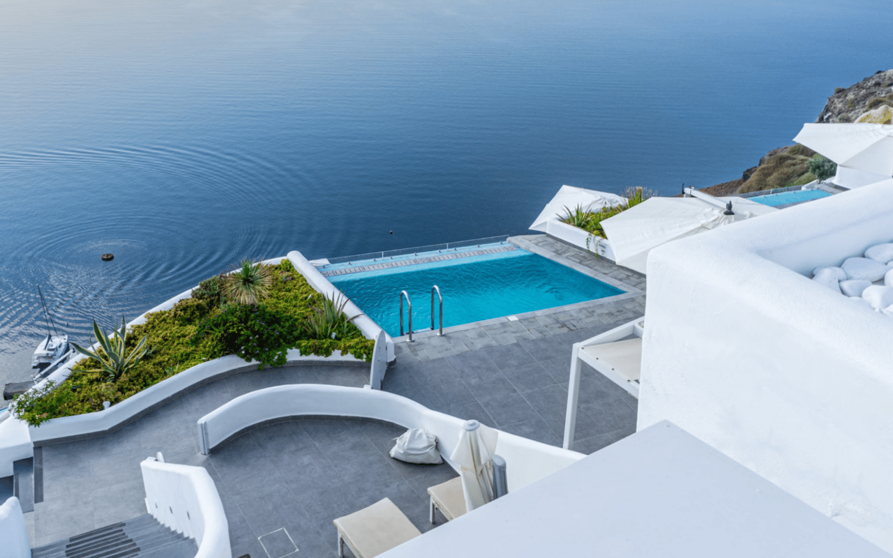 Luxury Lifestyle Amenities: Private Pools, Spas, and Beach Access on Anna Maria