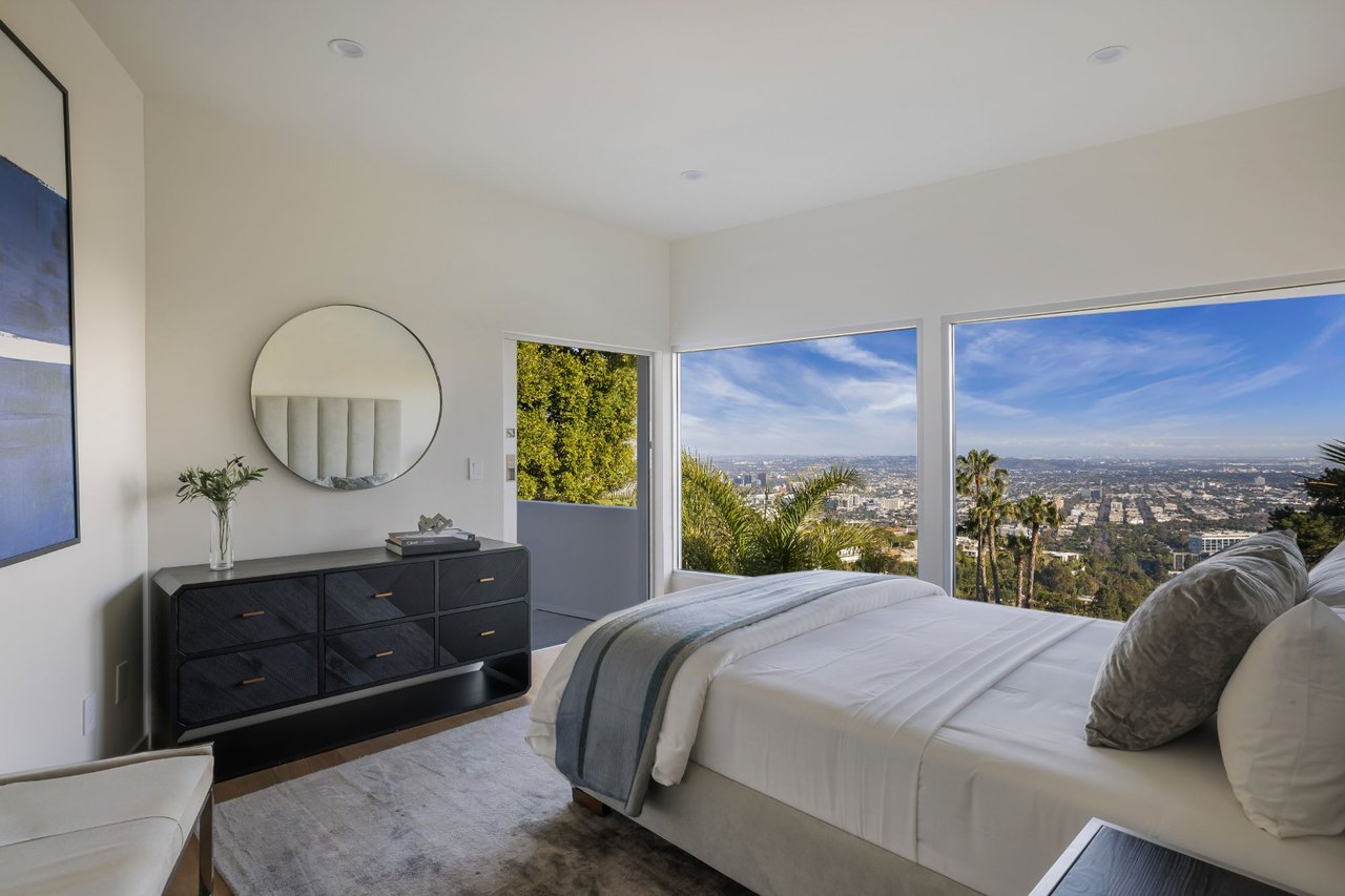 9270 Kinglet Dr, Hollywood Hills
