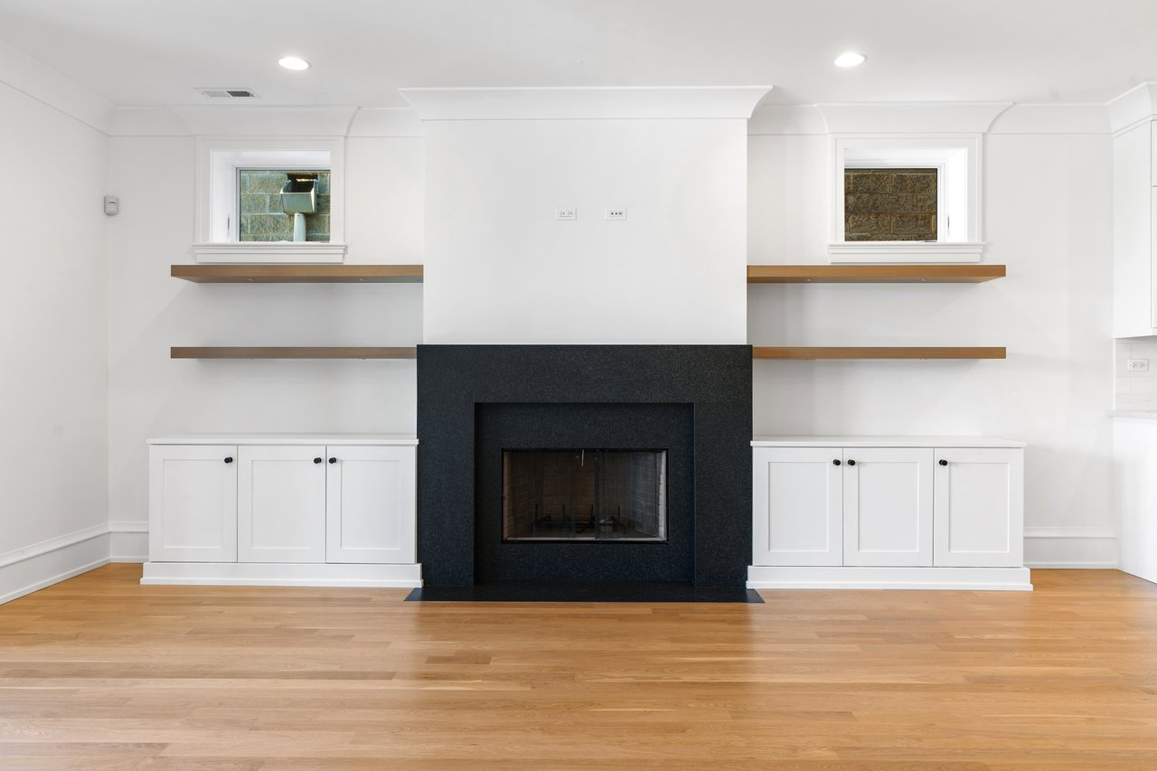 1942 N. Orchard