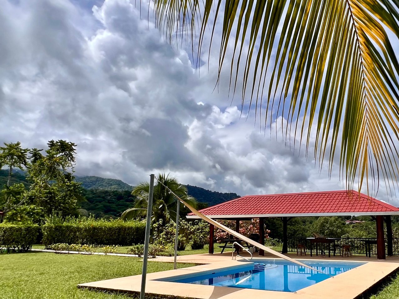 Peaceful 2-Bedroom Home in a Lush Garden in Ojochal