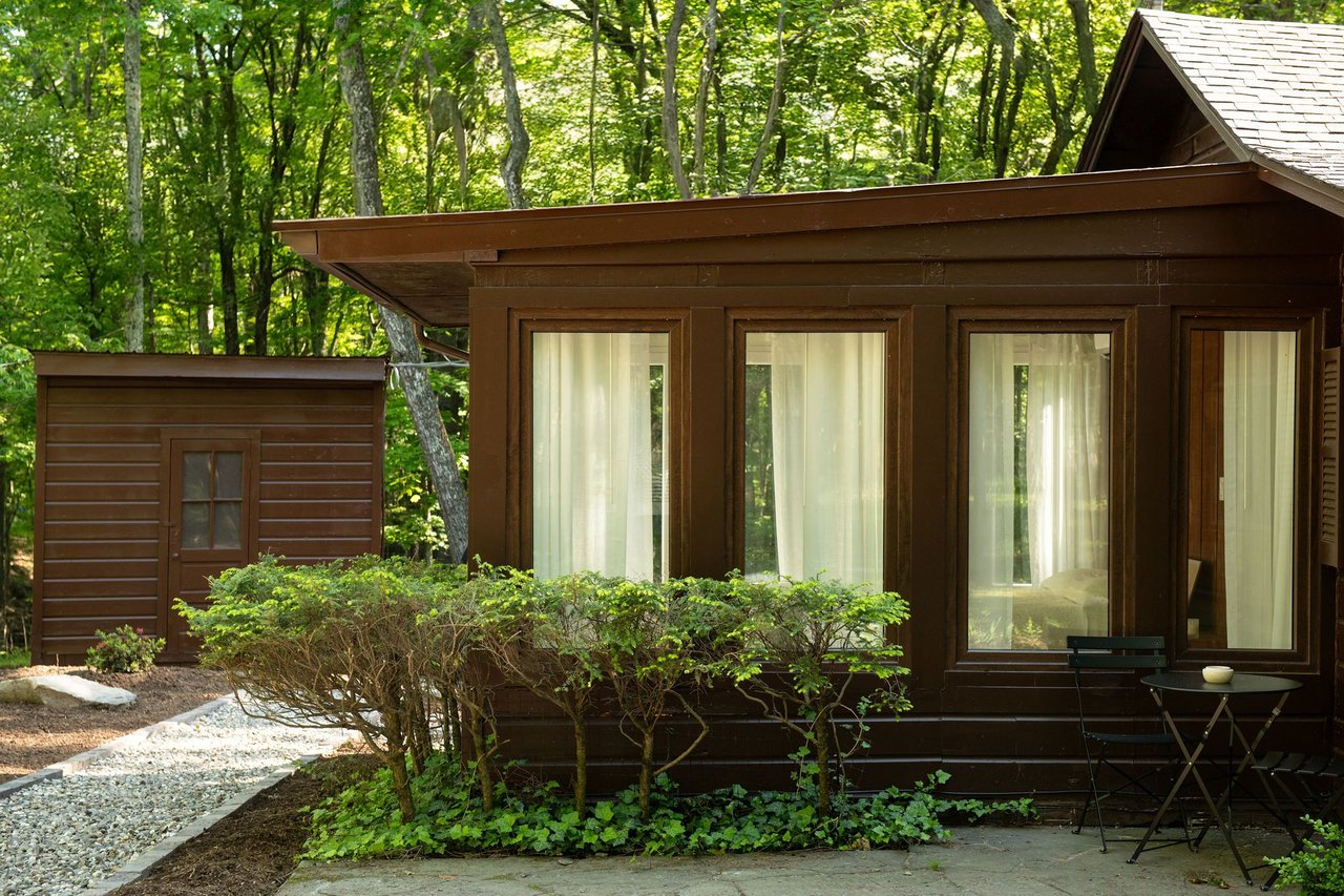 276 Chestnut Hill Road, Woodstock