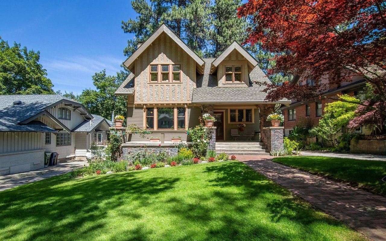 7 Ways to Improve Your Home's Curb Appeal This Spring