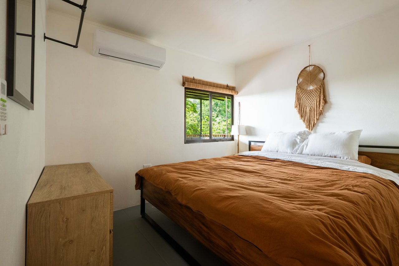 Ocean Peek Paradise Villa - 3 Bed - 1 Bath With a Pool in Hatillo