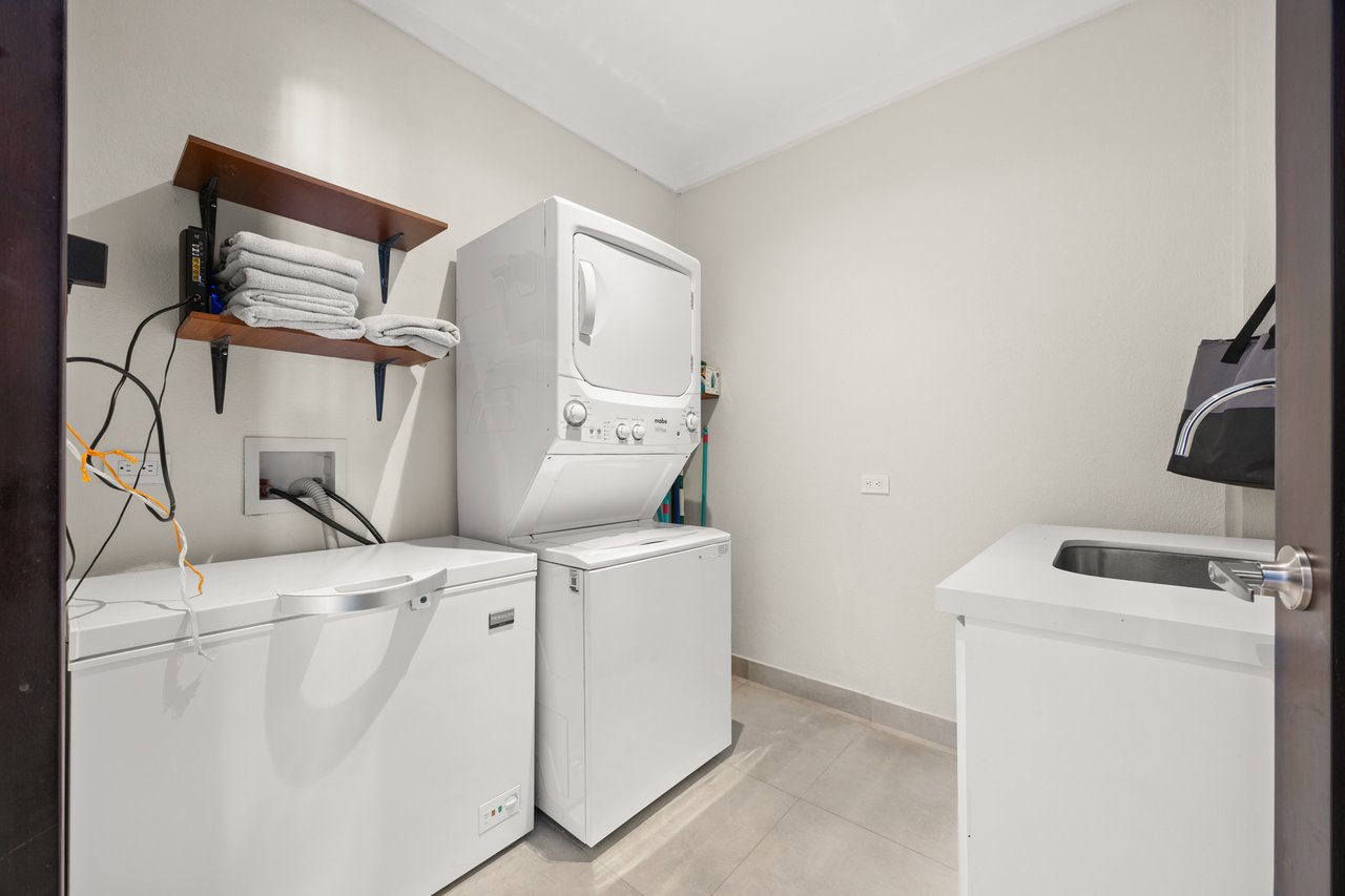Golden Palms #4: Modern Beachfront Condo in Playa Potrero | 2 Bed, 2 Bath