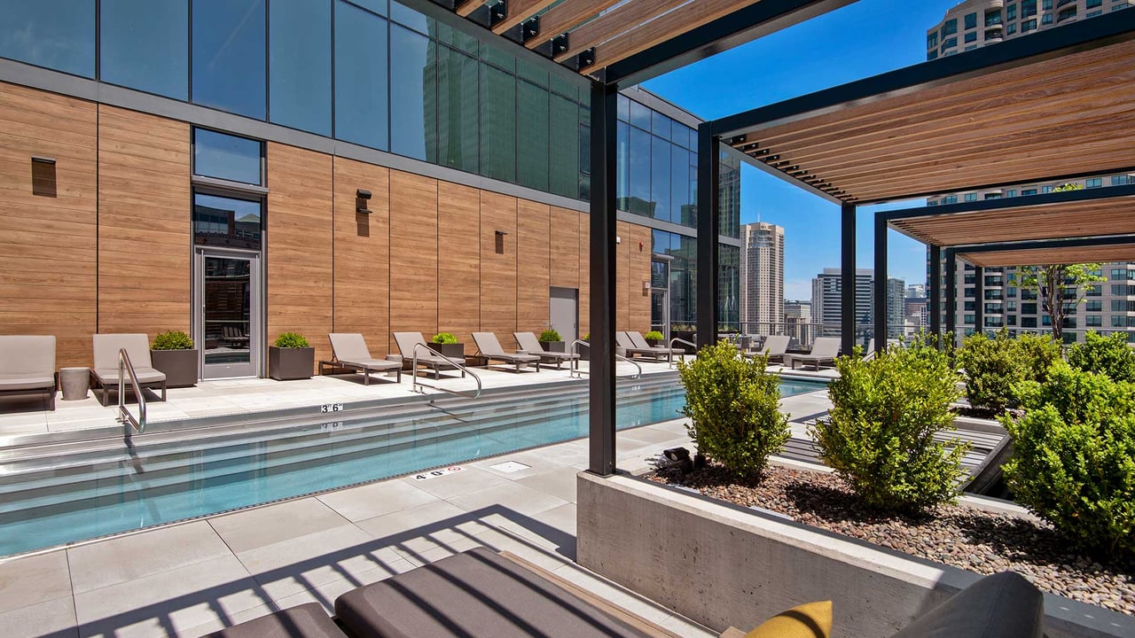 221 w Hubbard photos of building amenities - terrace