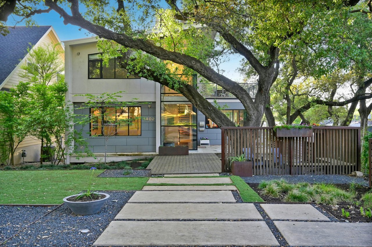 1402 Alta Vista