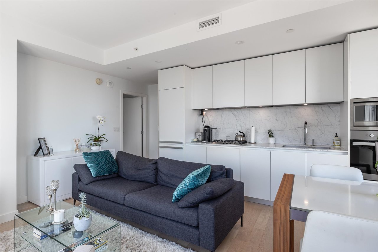 1480 Howe St, #1205