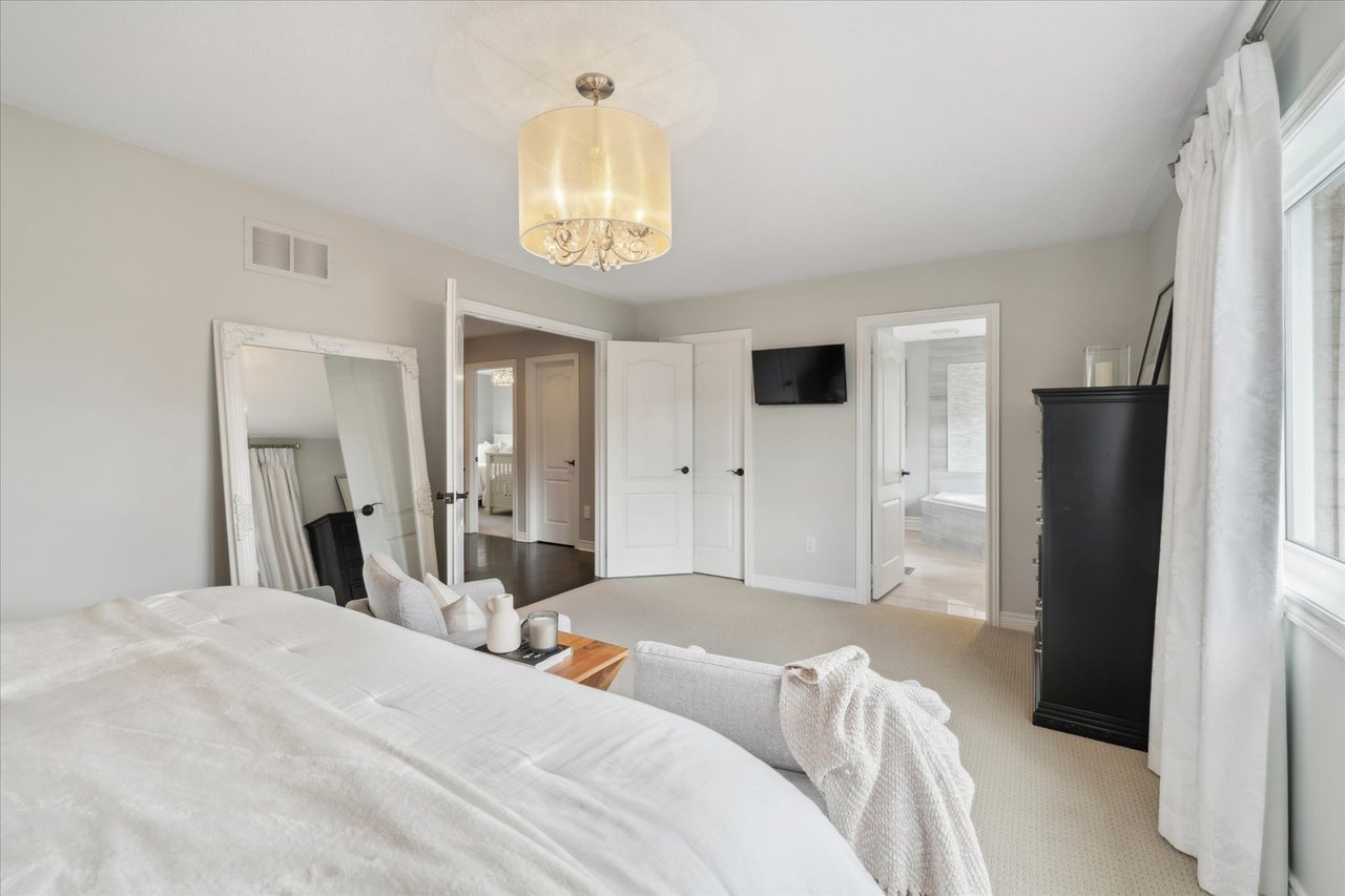 32 Maplebank Cres