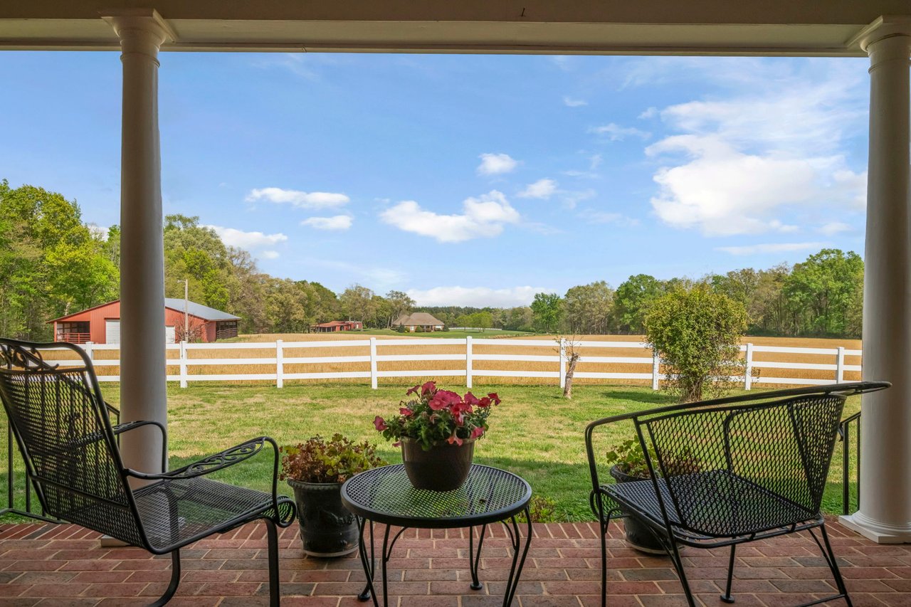 824 N Forest Hills School Rd