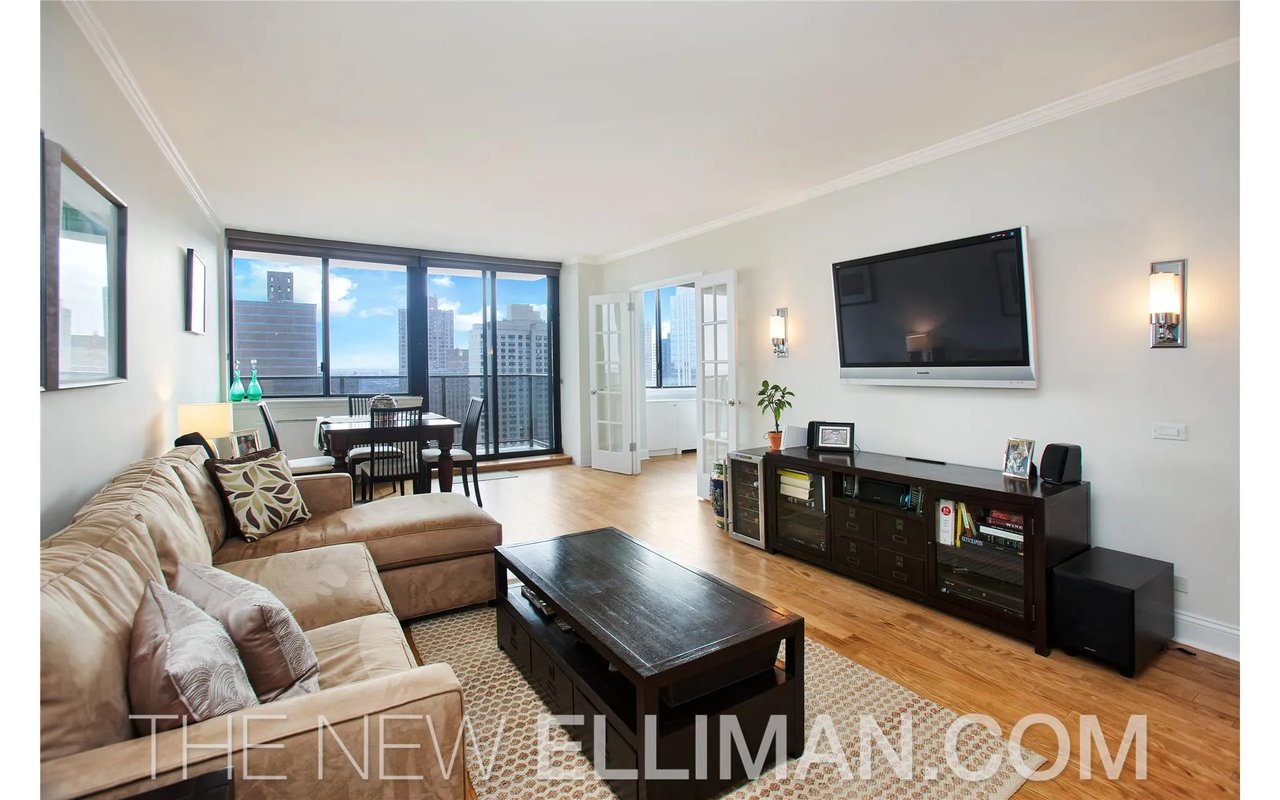 245 East 93rd Street Unit: 25J