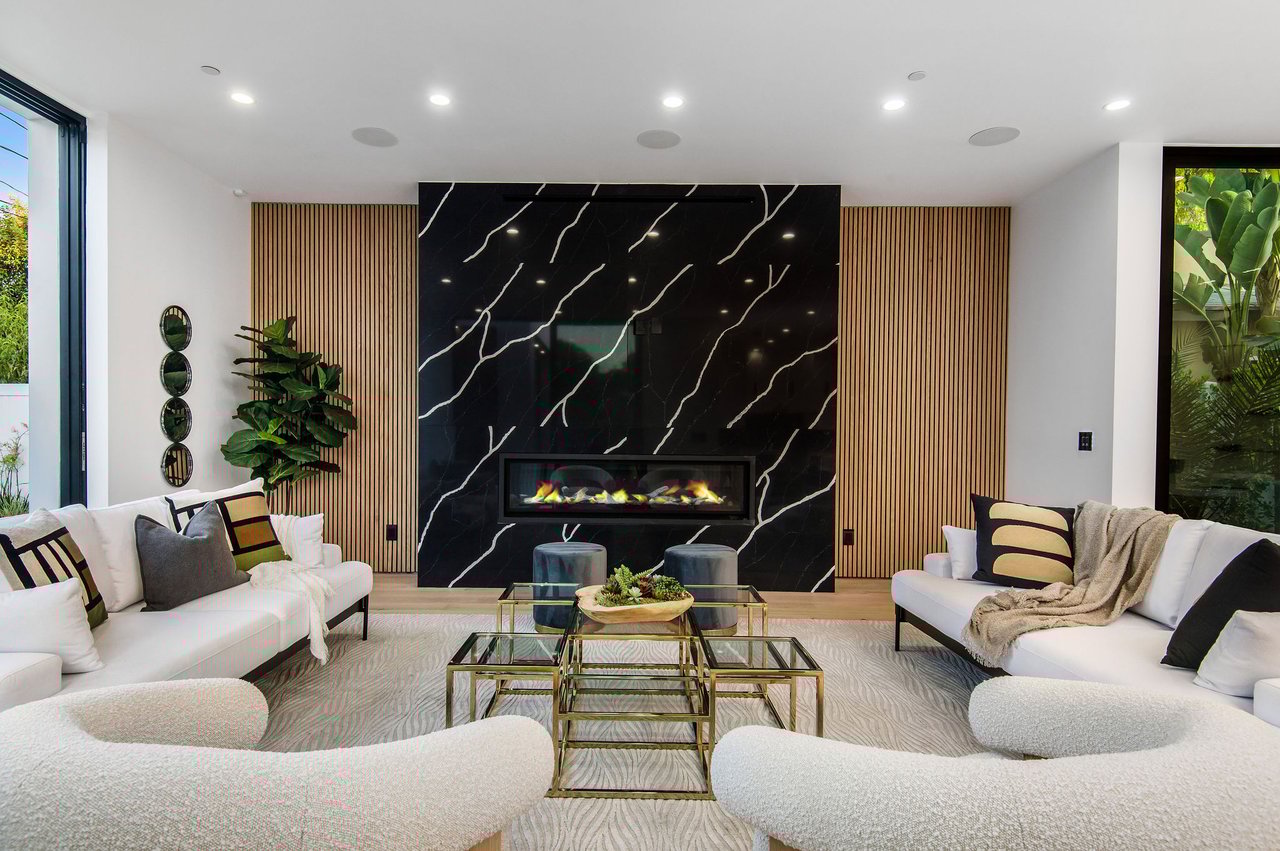 5132 Lindley Ave, Encino