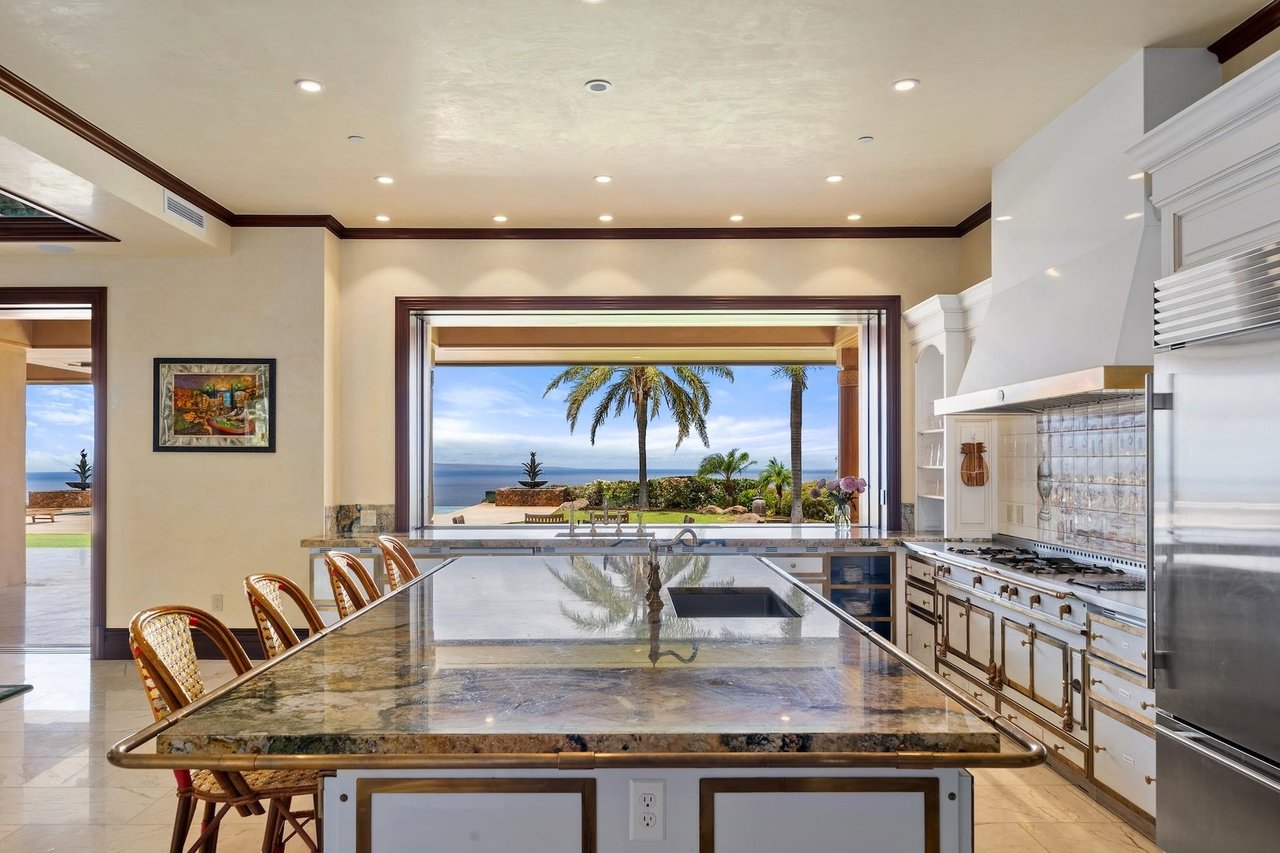 MAUI - LAHAINA - MAKILA NUI - 6,640 SQ FT RESIDENCE  52 ACRES OCEAN VIEW ESTATE - $11,500,000