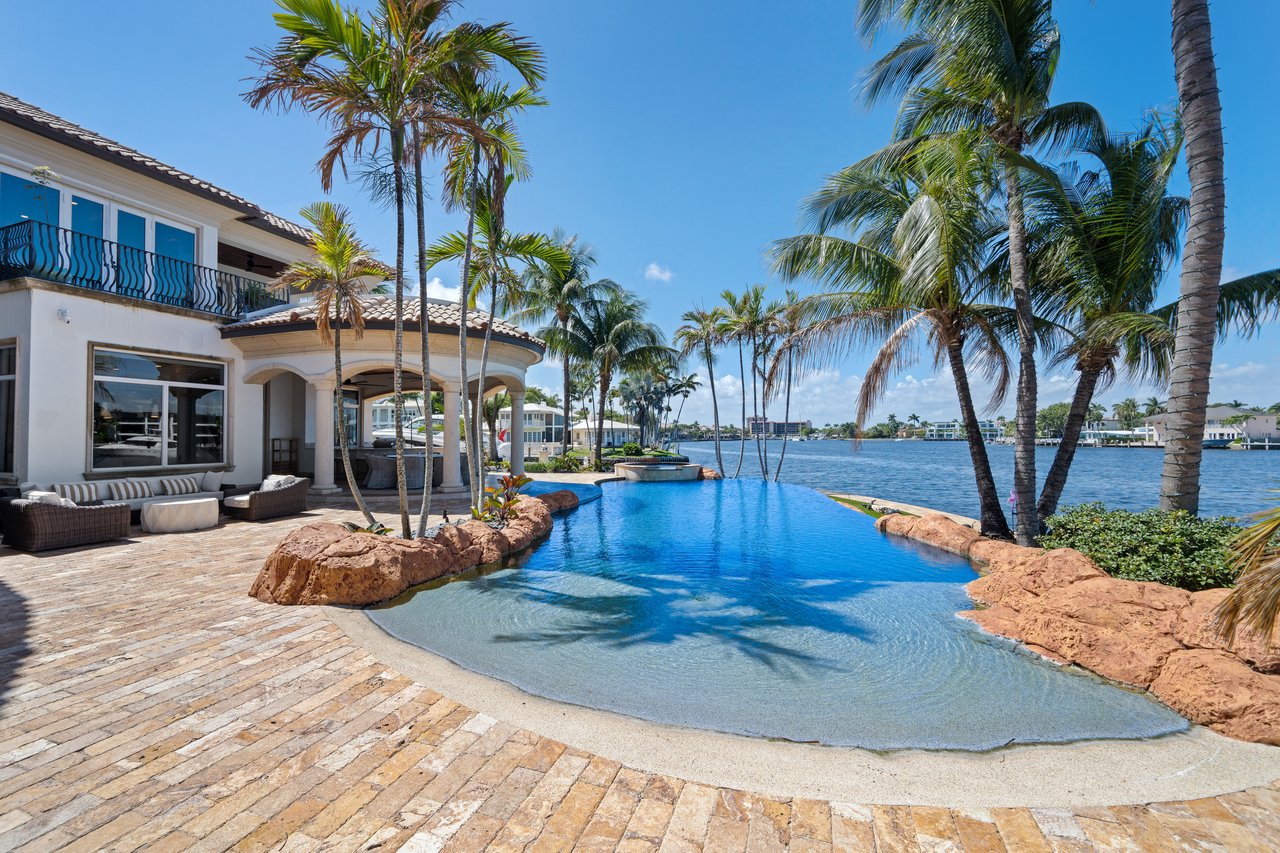 2593 SE 8th St, Pompano Beach, FL 33062