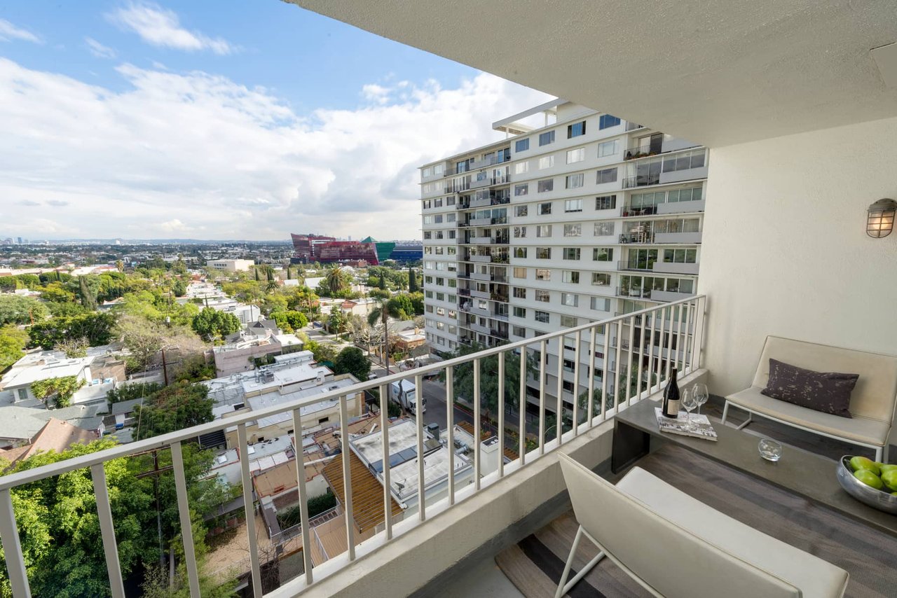 Prestigious Plaza Towers | 5-Star Amenities - Full Service Building