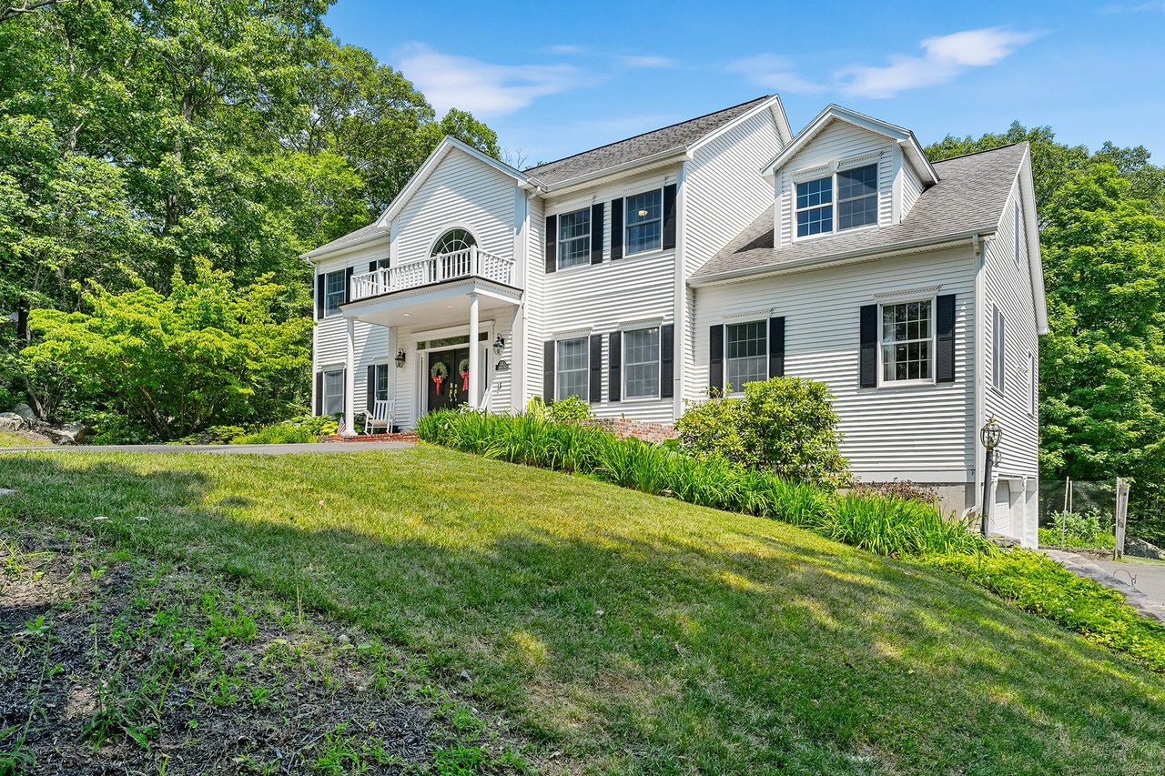 16 Pinewood Drive