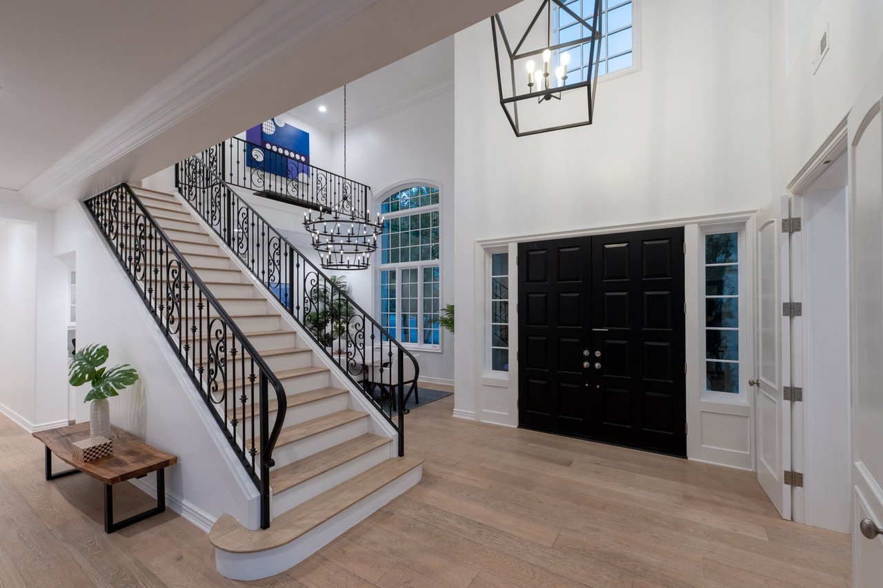 3686 Benedict Canyon Ln, Sherman Oaks 