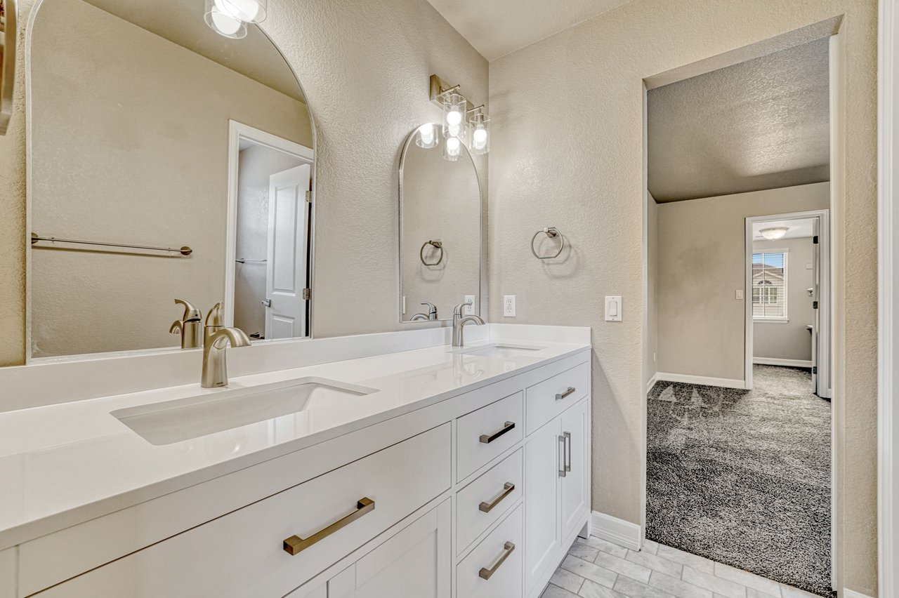 12589 Highland Oaks Place