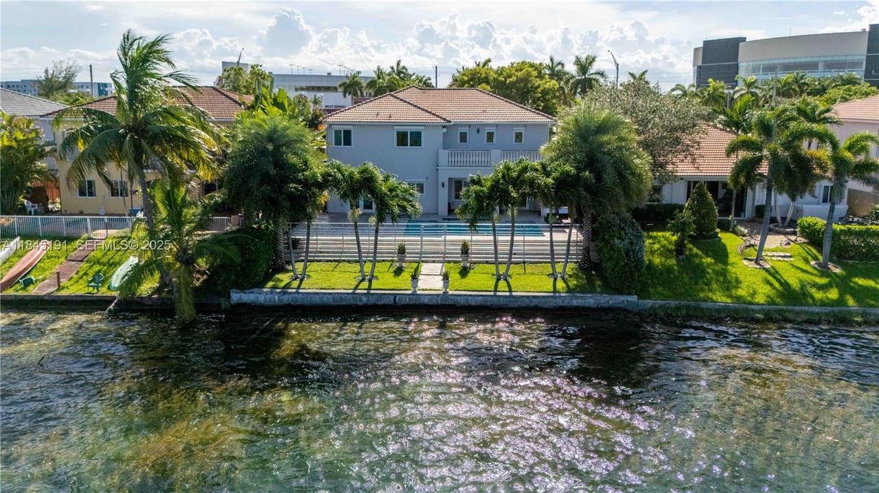 13731-sw-136-place-miami-pool-home-sold