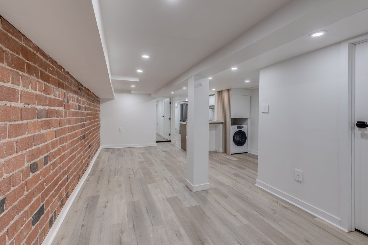 120 Glenlake Ave, Basement