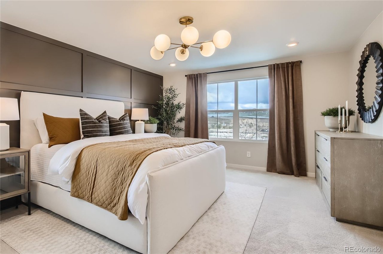 907 W Beverly Street