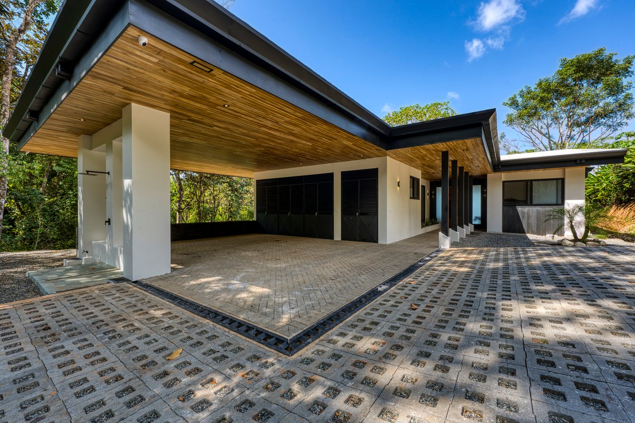 New Ocean View Luxury Home Bordering Forest Reserve
