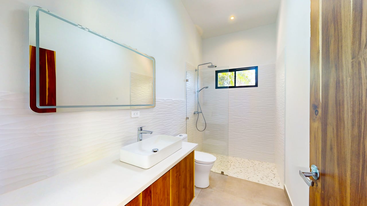 Exquisite Modern Retreat with Ocean and Mountain Views in Ojochal, Costa Rica