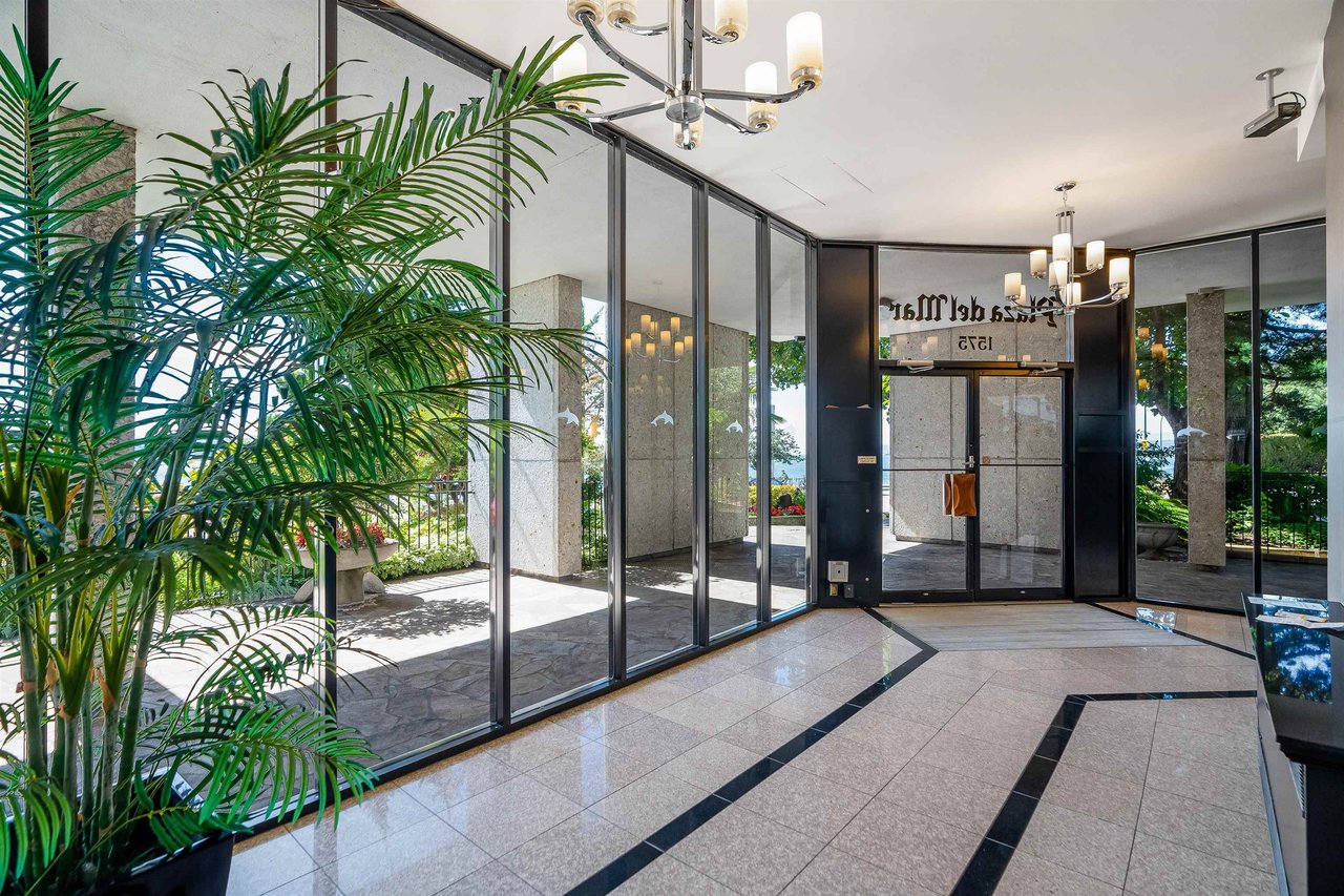 1575 Beach Ave, #303