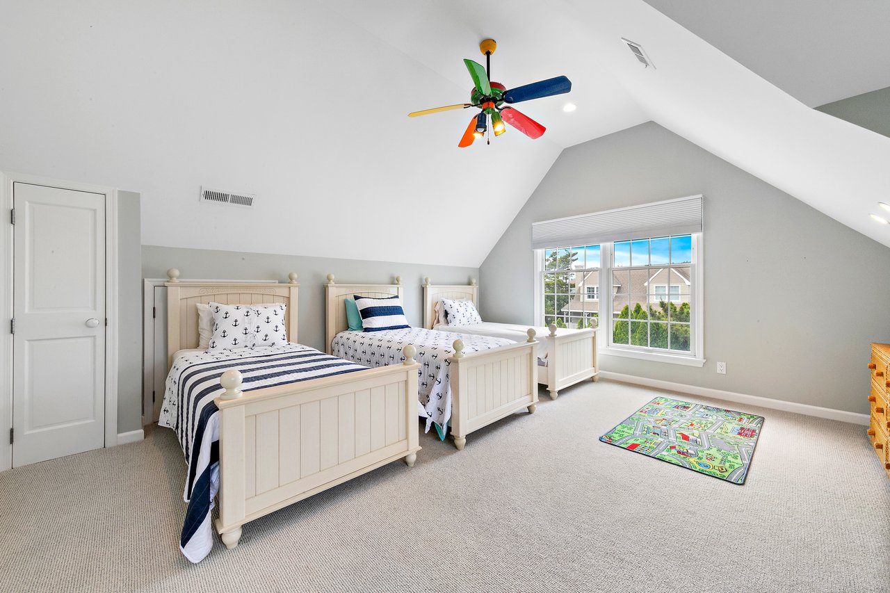 101 Rose Court, Long Beach Township