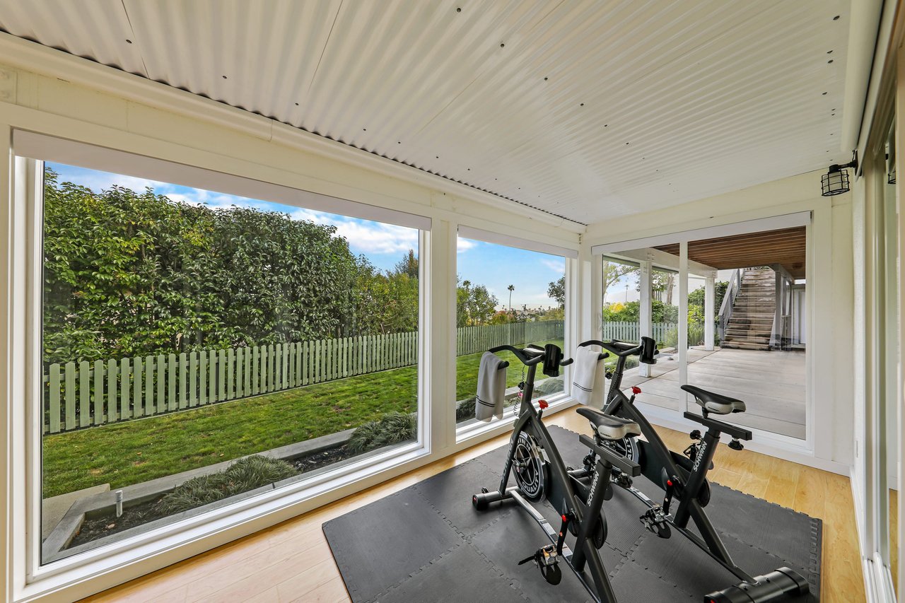 Newly Remodeled Home with Bay Views 