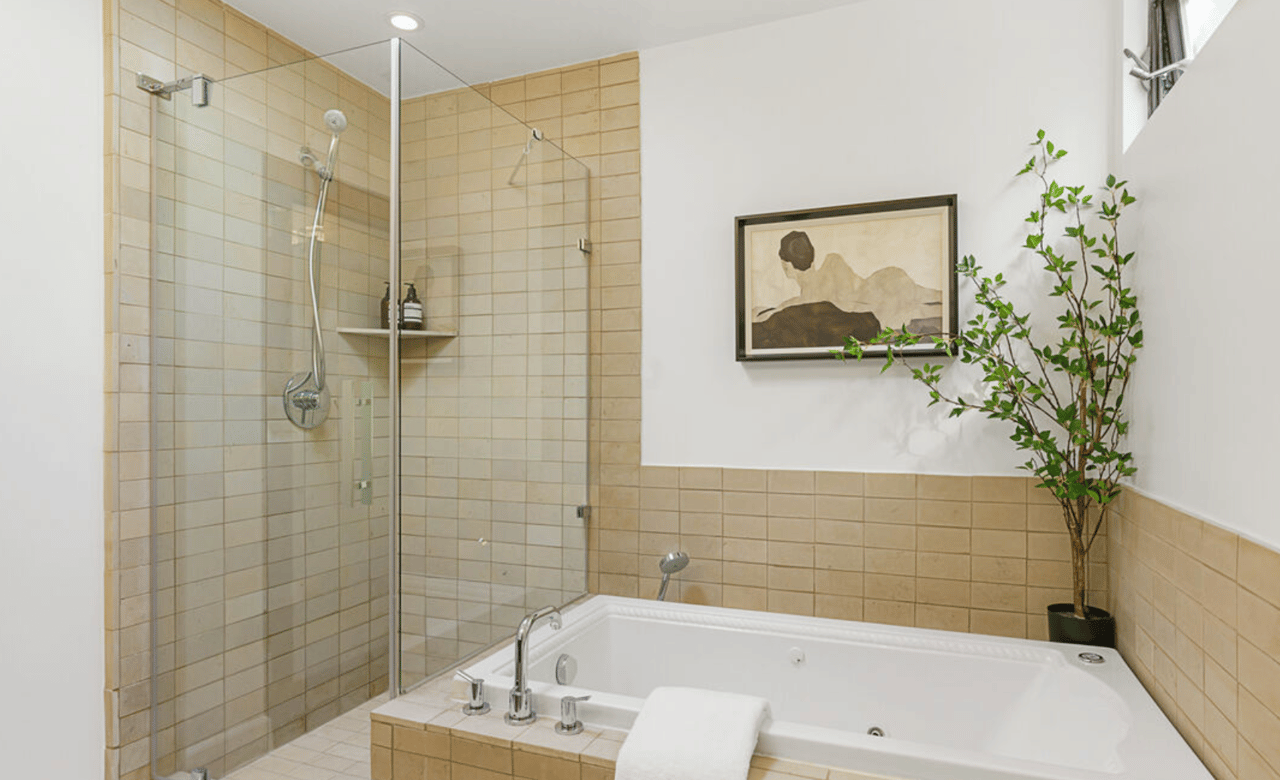 8843 Rosewood Ave, West Hollywood